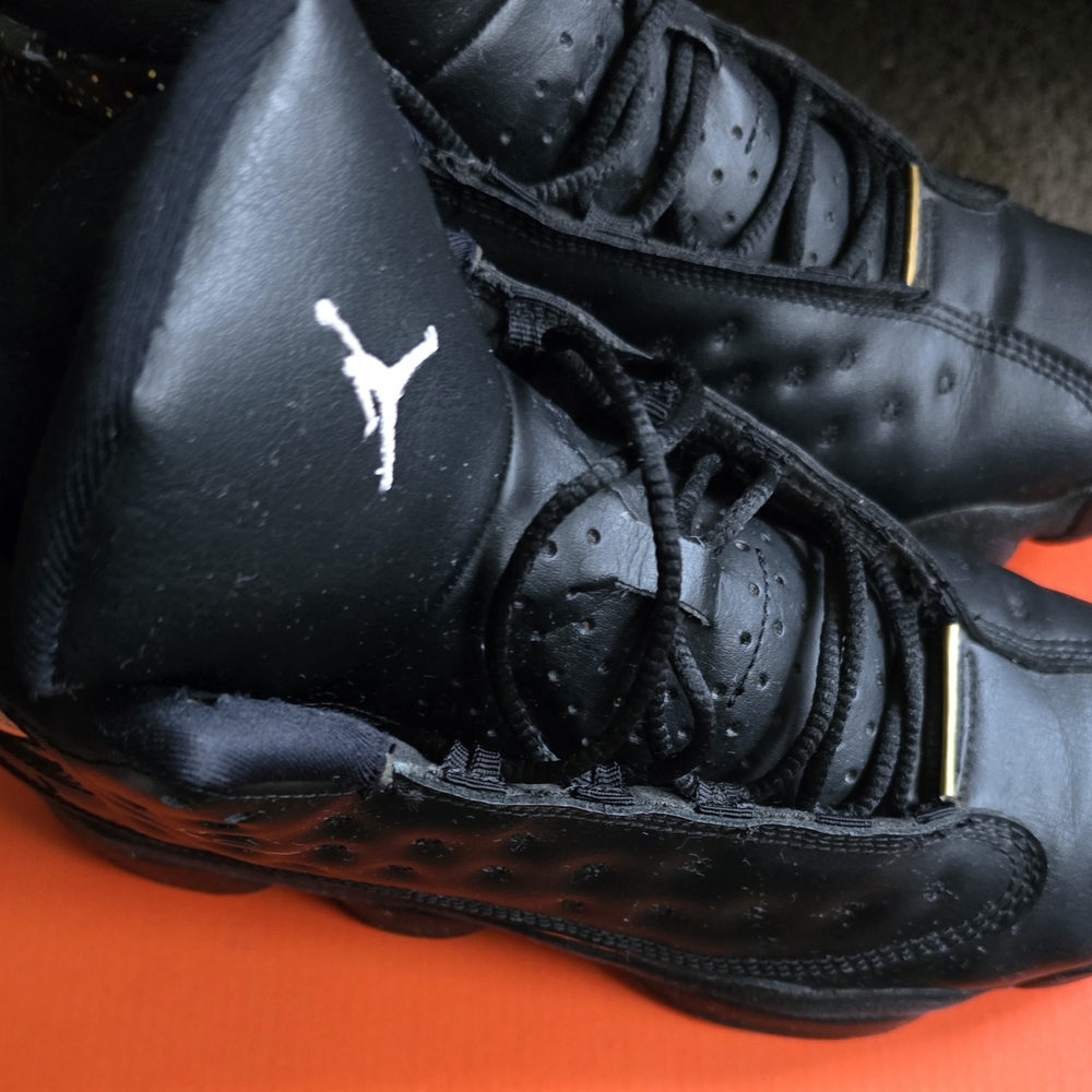 Big Kids Jordan 13 Black High-Top Sneakers with Sleek Design